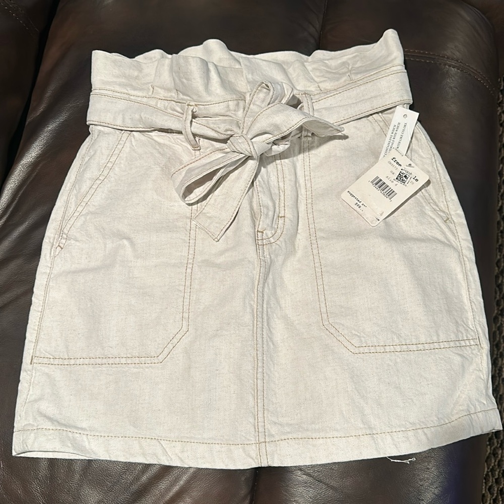 Free People high waisted oatmeal skirt never worn